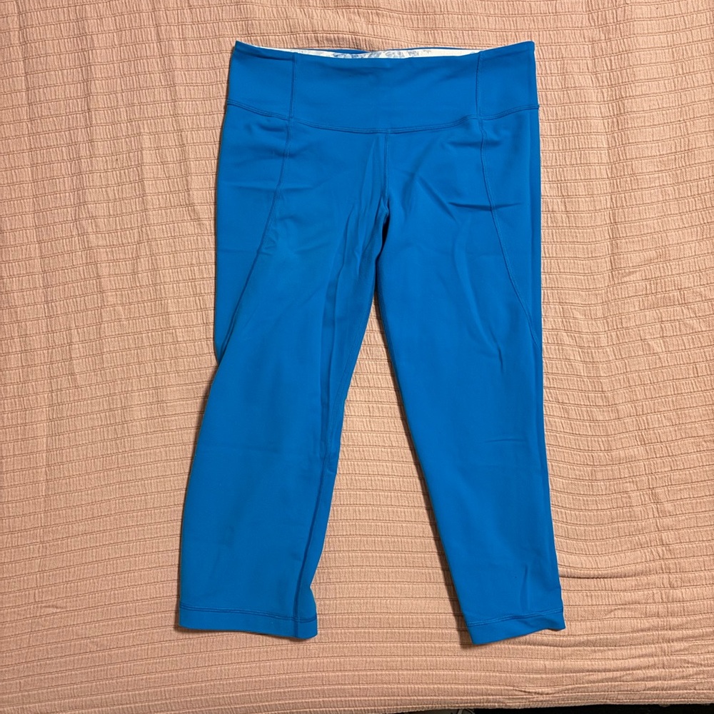 Lululemon Gather & Crow Crop, blue, size 8, used in good condition
